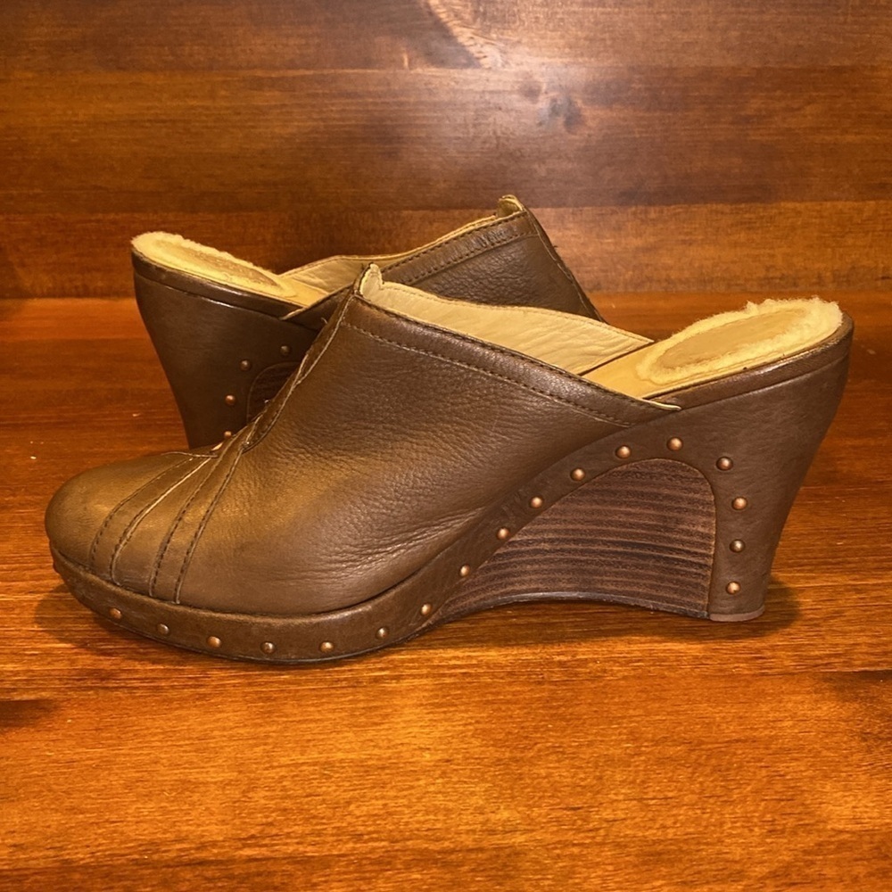 Ugg Australia Abigail chocolate Brown Leather Clogs Wedge Sandals Studded Sz 10 - Picture 6 of 13